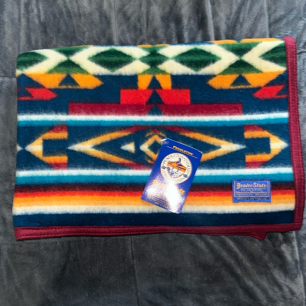 Pendleton Beaver State Muchacho Robe Blanket Made in the USA NWT
